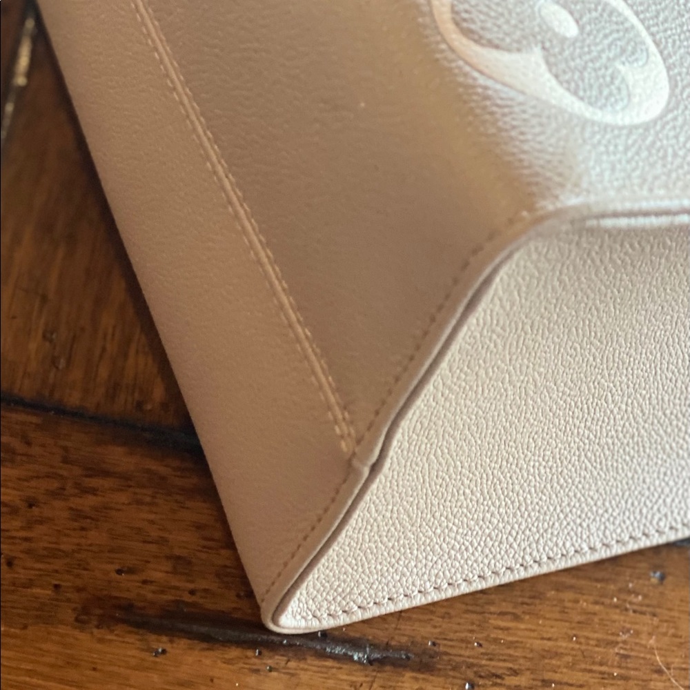 Authentic Louis Vuitton Onthego Dove/Creme New MM - Picture 5 of 11